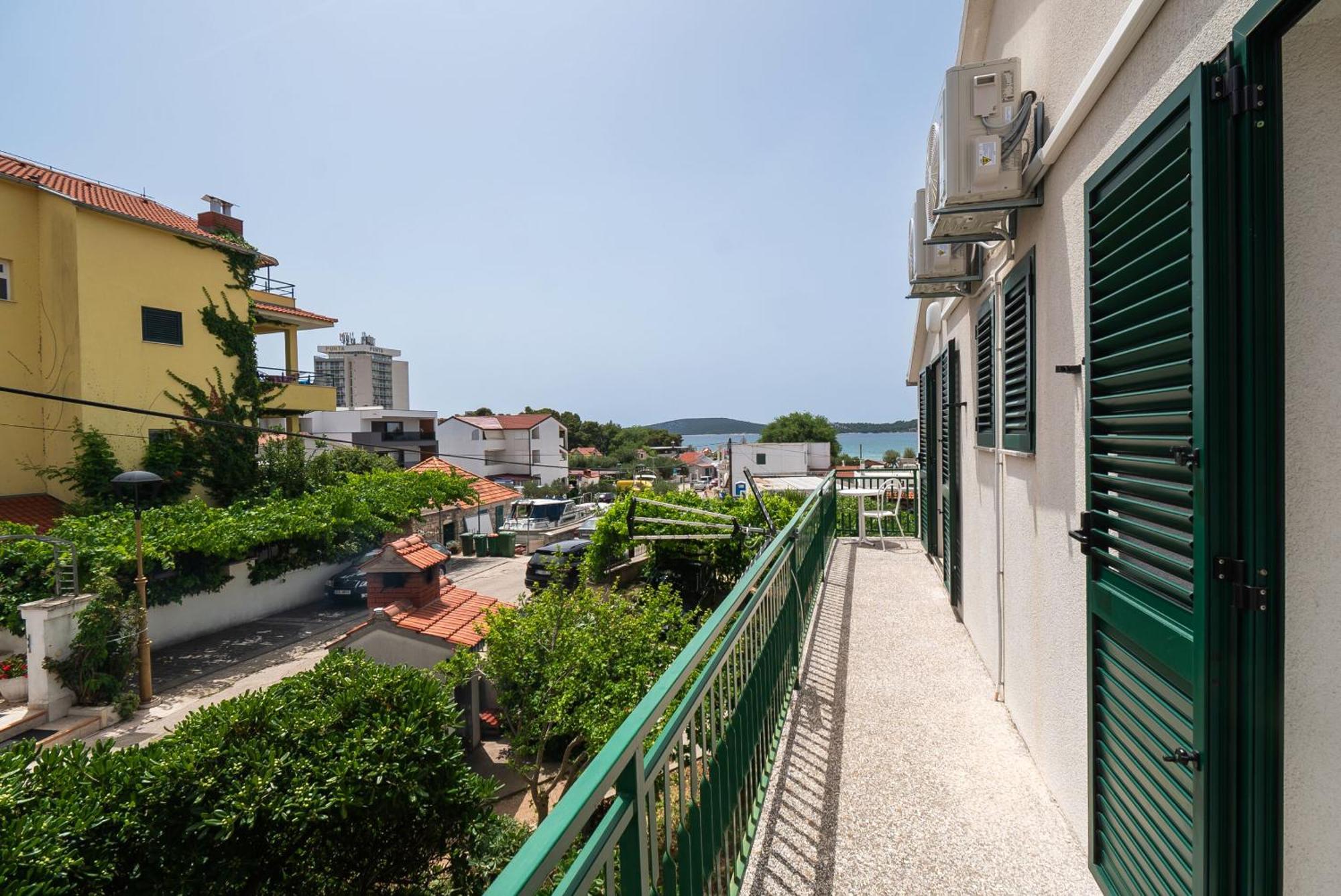 Apartment Ervin Vodice Exterior photo