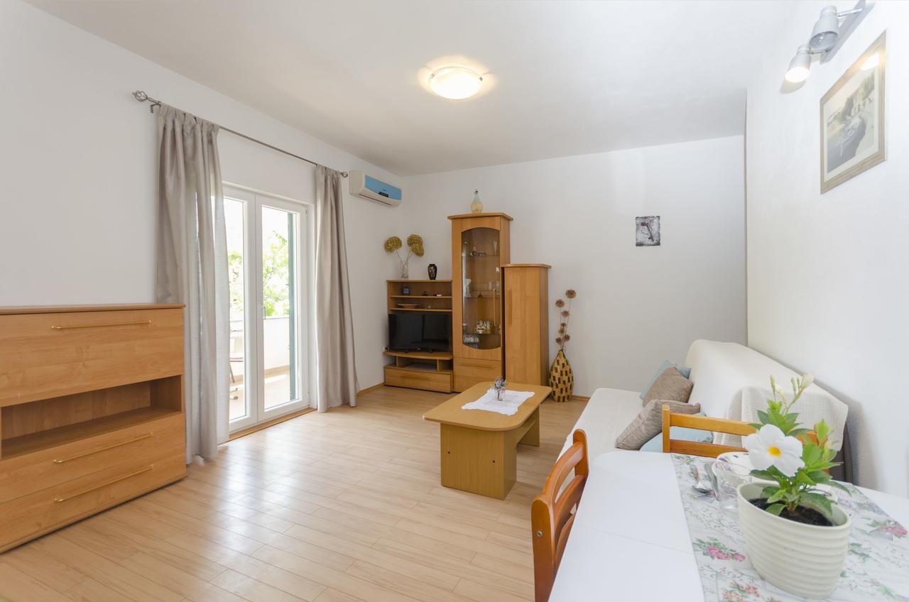 Apartment Ervin Vodice Exterior photo